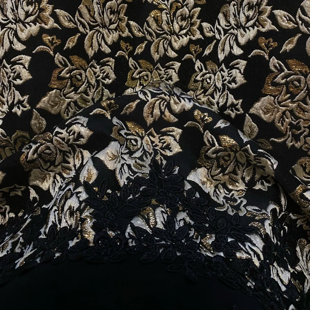 Beautiful black and gold dress - Picture 4 of 8